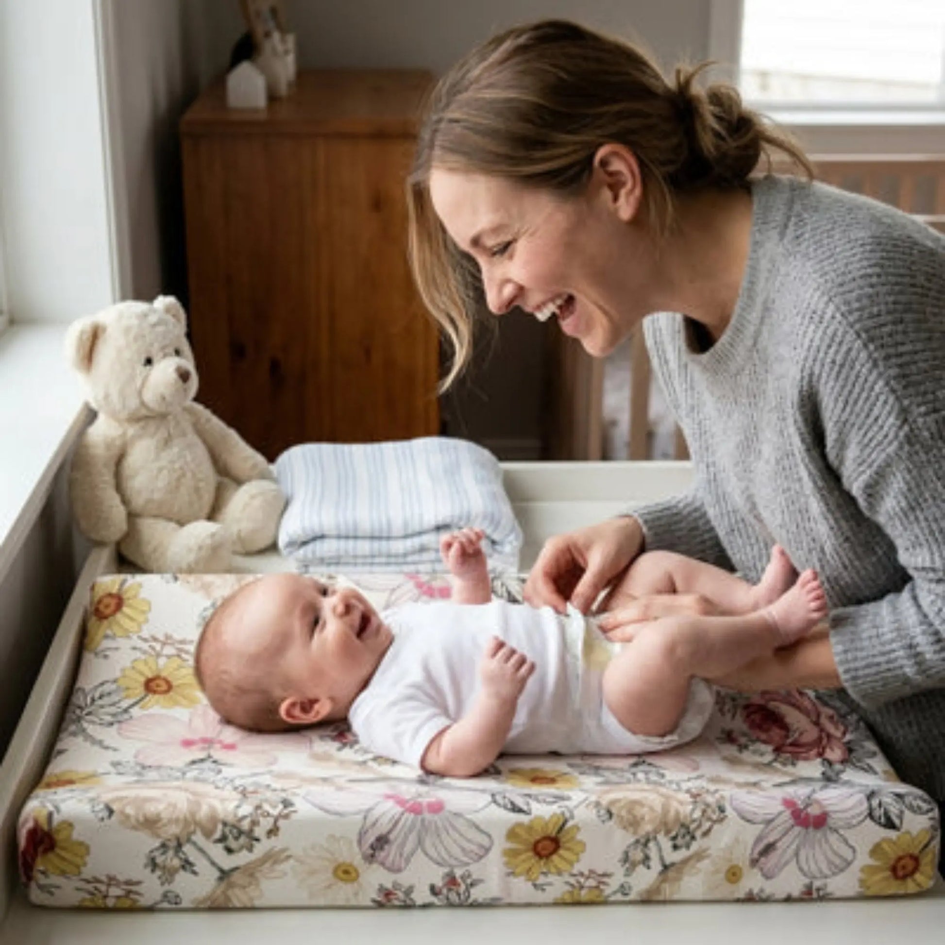 Housse matelas à langer BabyLunea Caresse – douce, lavable et florale 